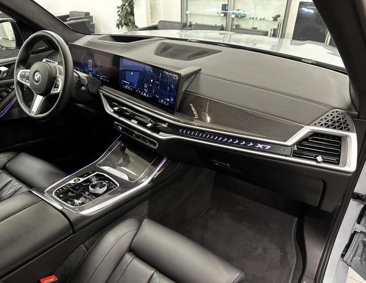 BMW X7 8