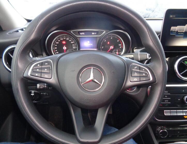 Mercedes-Benz CLA 8