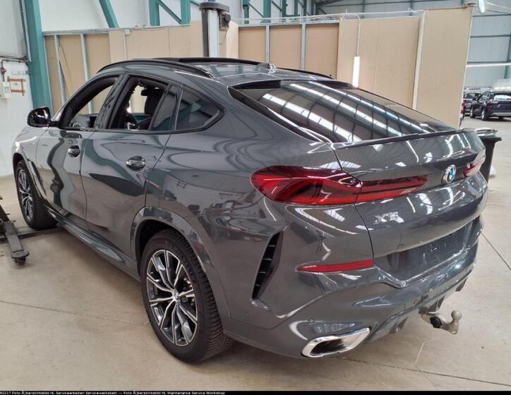BMW X6 4