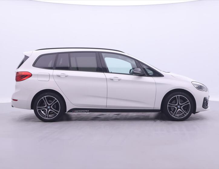 BMW Řada 2 8