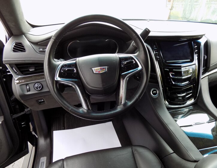 Cadillac Escalade 27