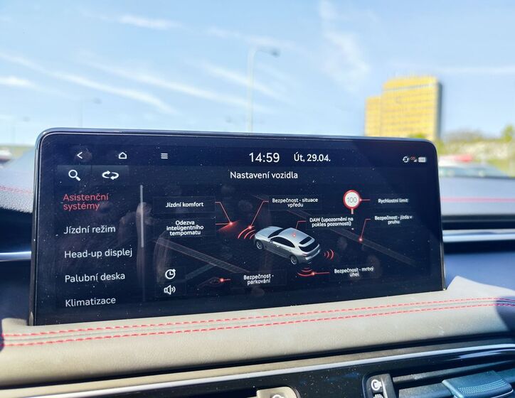 Hyundai Genesis 21