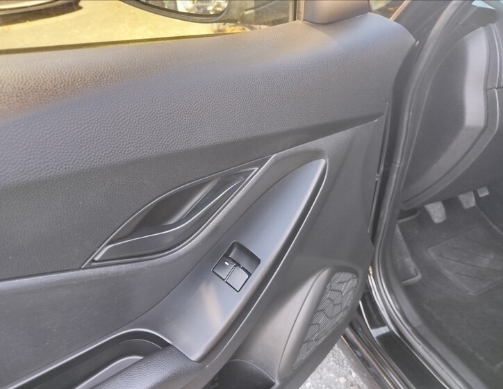 Hyundai ix20 12