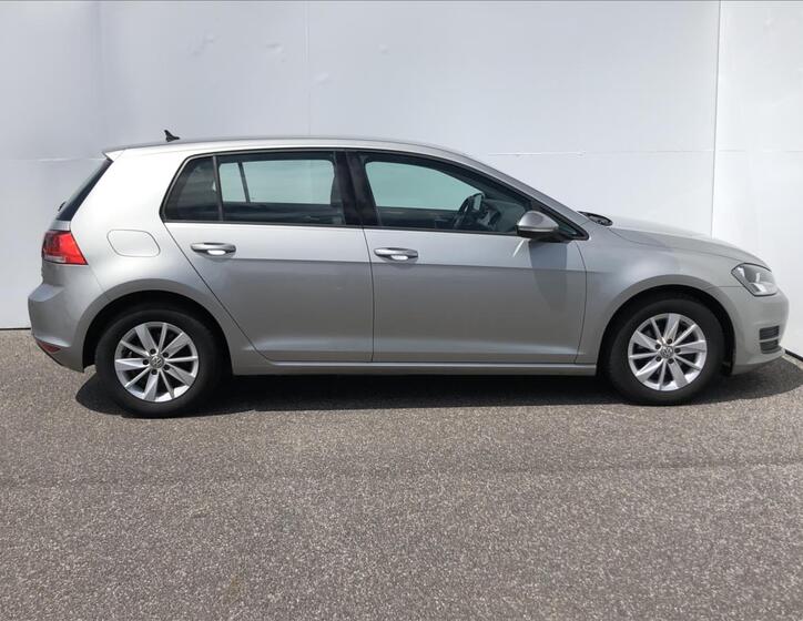 Volkswagen Golf 10