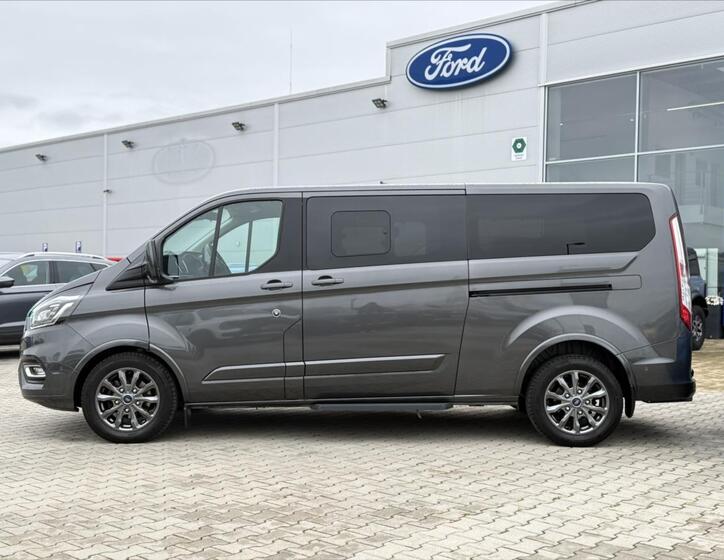 Ford Tourneo Custom 2