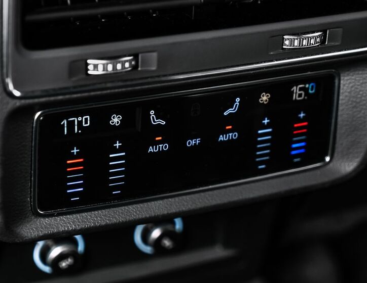 Audi SQ8 19