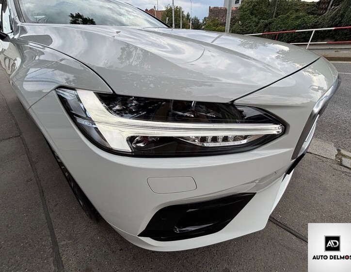 Volvo V90 47