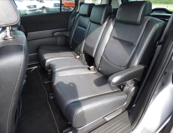 Mazda 5 24