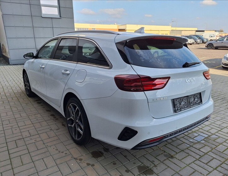 KIA Ceed 4