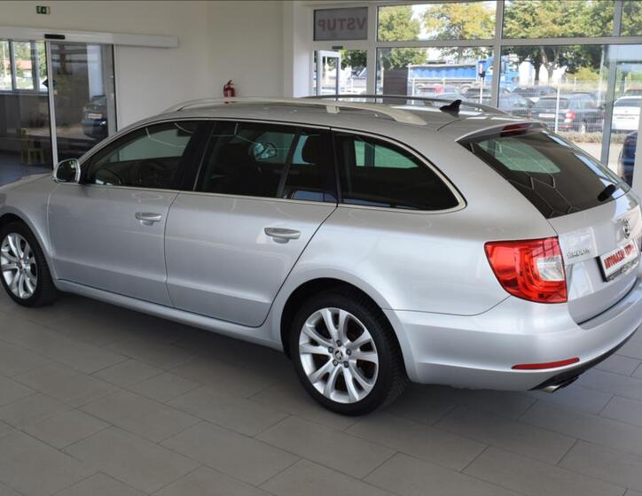 Škoda Superb 8