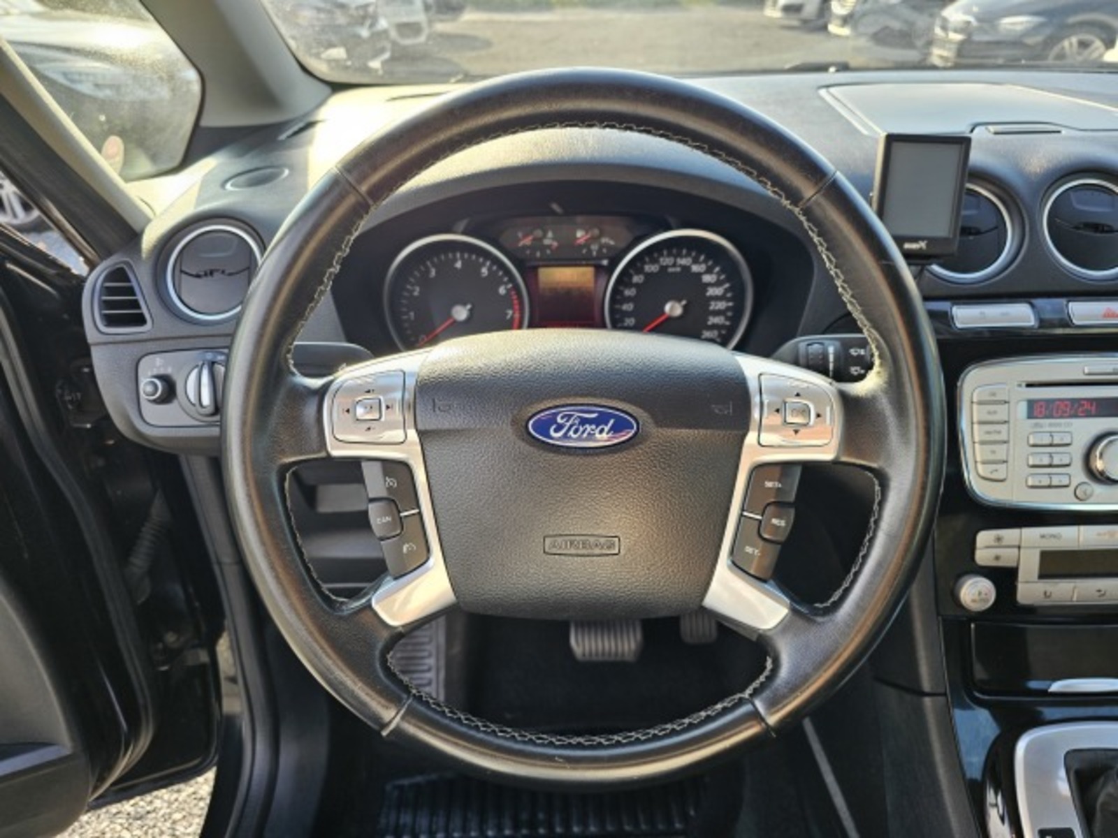 Ford Galaxy 12