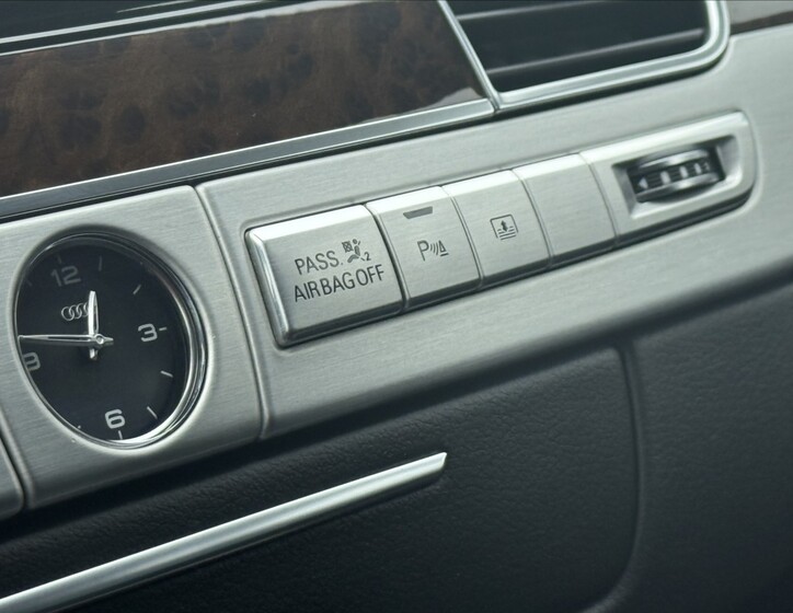Audi A8 29