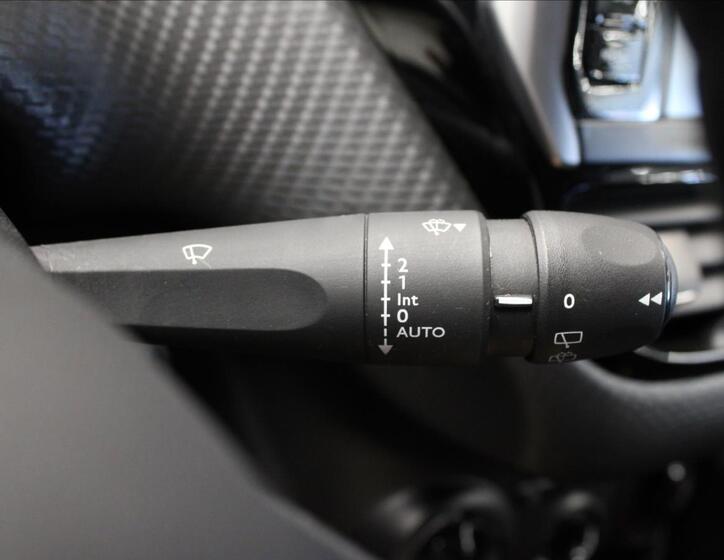Peugeot 208 21