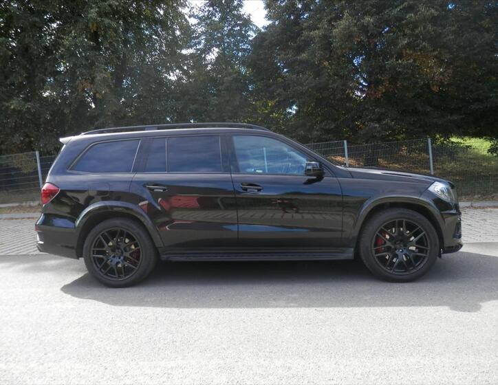 Mercedes-Benz GL 10