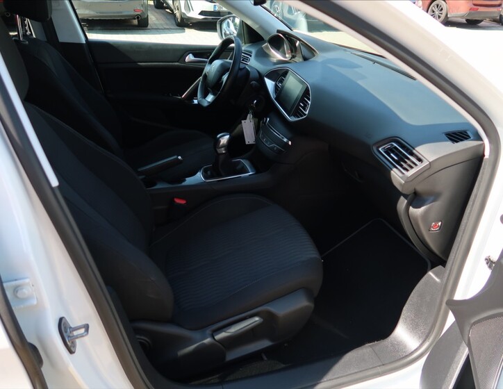 Peugeot 308 11