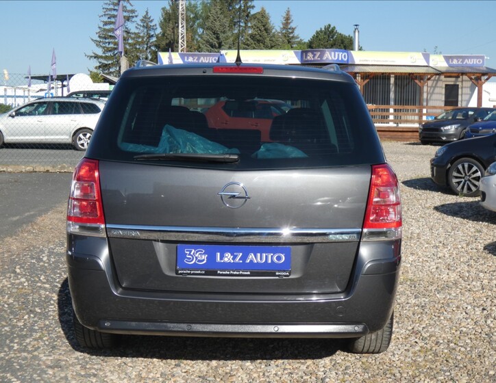 Opel Zafira 4