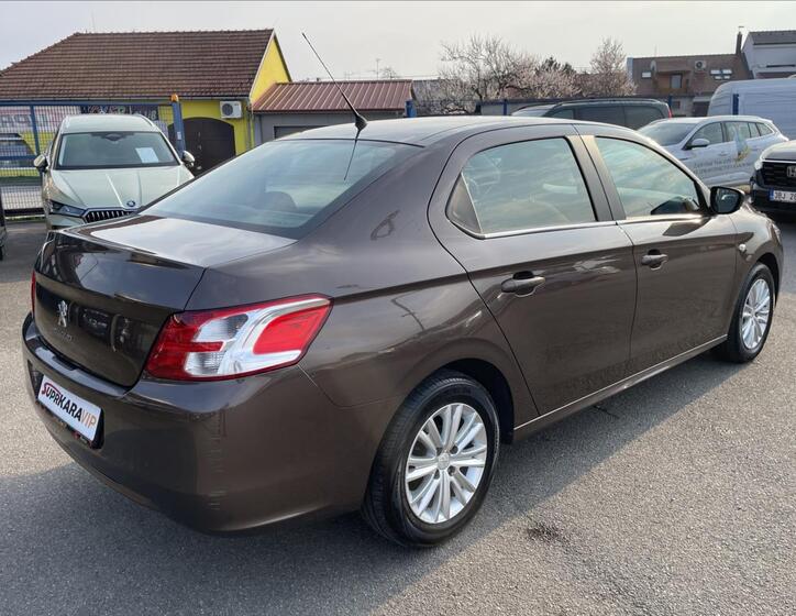 Peugeot 301 5