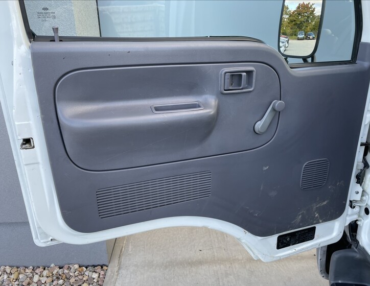 Nissan Cabstar 12