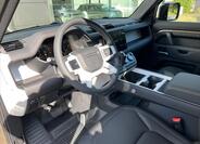 Land Rover Defender 8