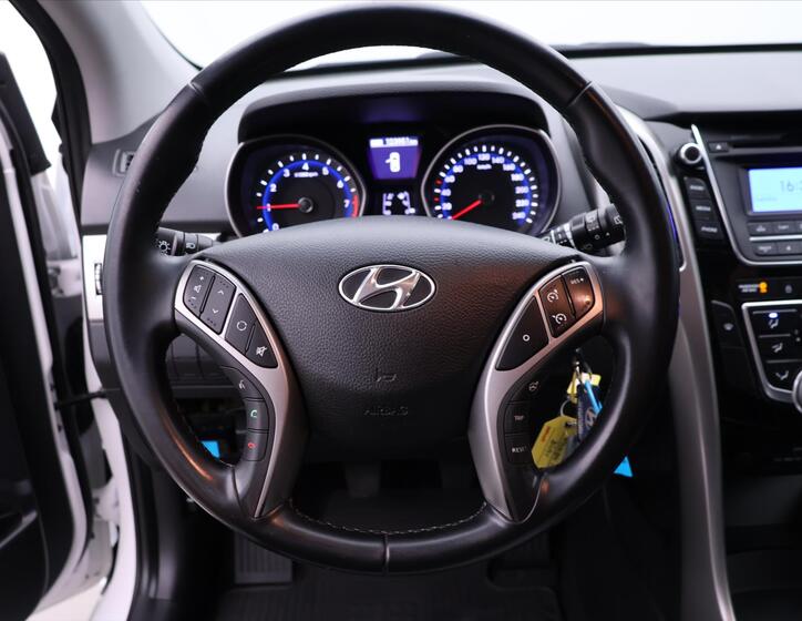 Hyundai i30 16