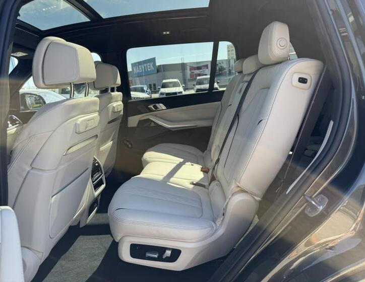 BMW X7 31