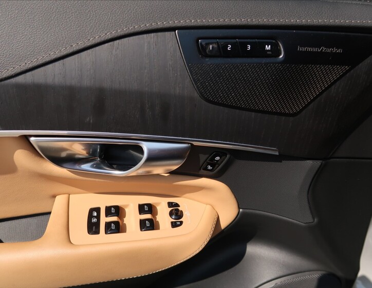 Volvo XC90 14