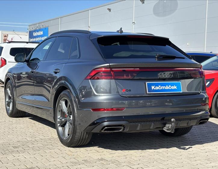 Audi Q8 3