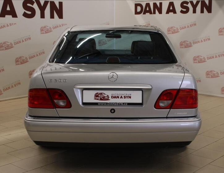 Mercedes-Benz Třídy E 5