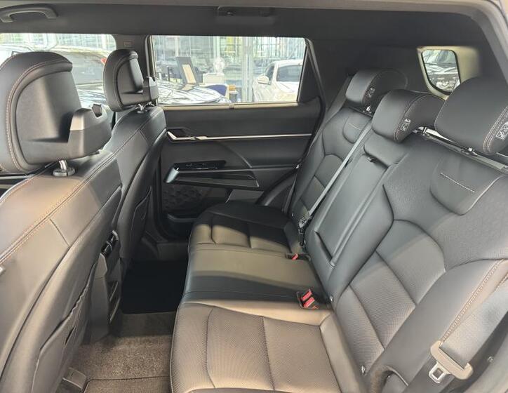 SsangYong Torres 8