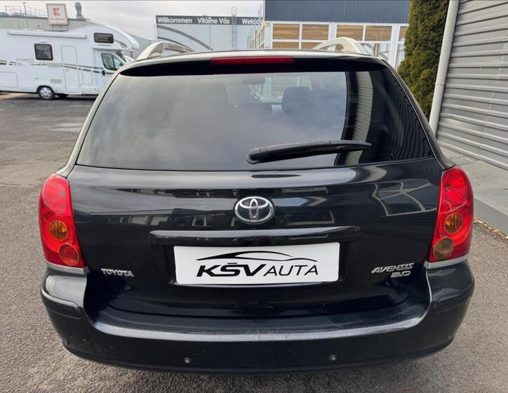 Toyota Avensis 8