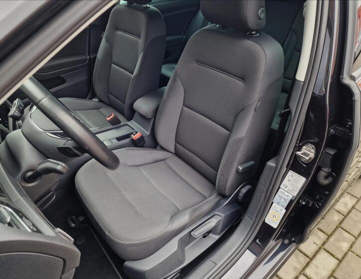 Volkswagen Golf 37