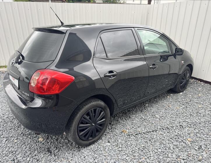 Toyota Auris 13