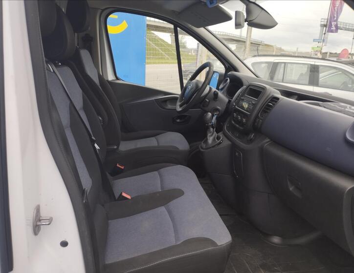 Opel Vivaro 8