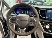 Chrysler Pacifica 10