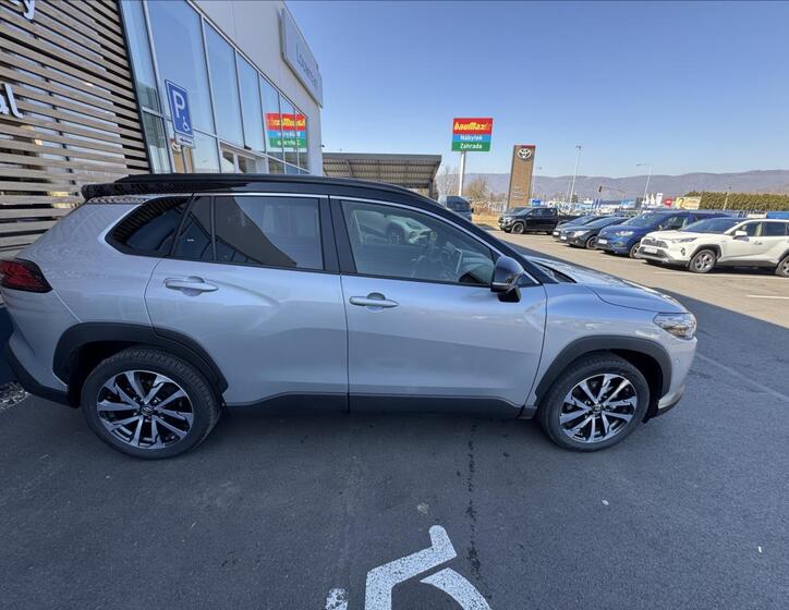 Toyota Corolla Cross 14