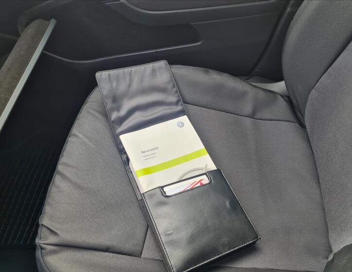 Volkswagen Golf 11