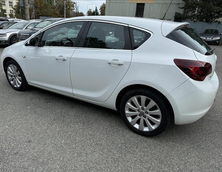 Opel Astra 5