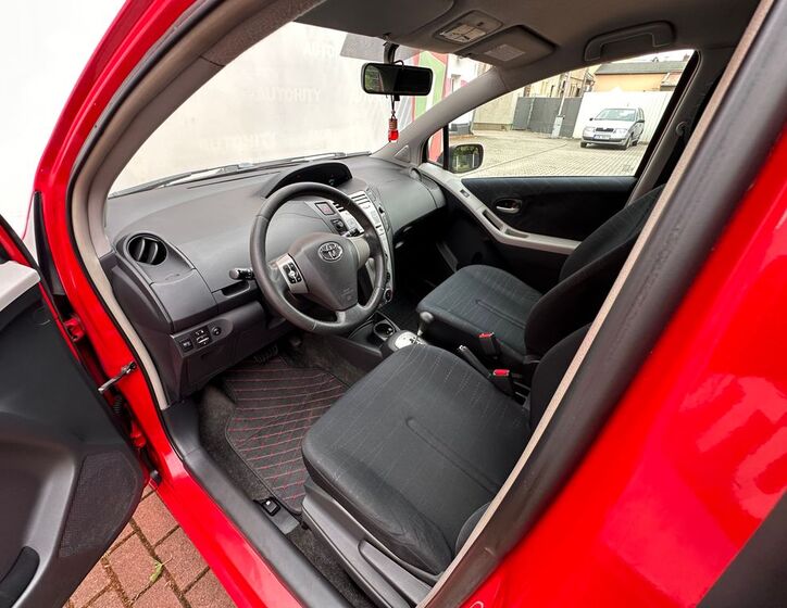 Toyota Yaris 13