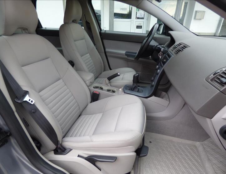 Volvo V50 36