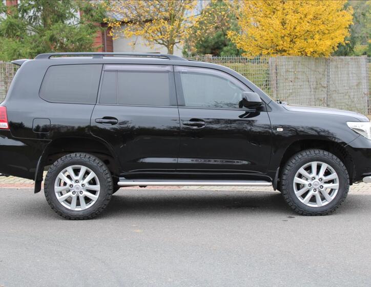 Toyota Land Cruiser 7
