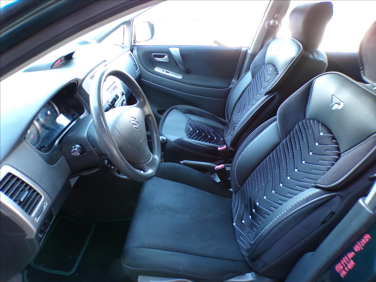 Suzuki Liana