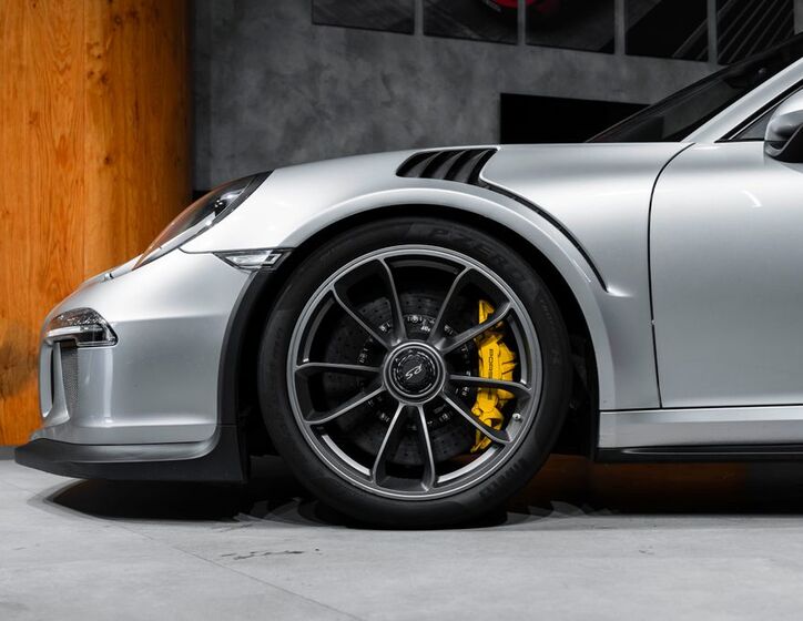 Porsche 911 2