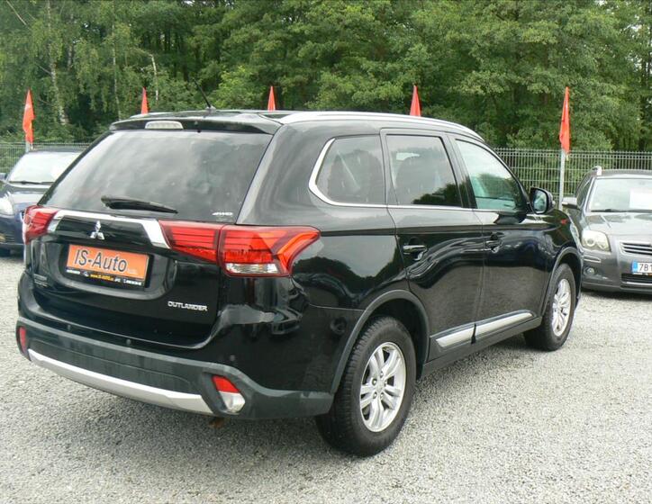 Mitsubishi Outlander 5