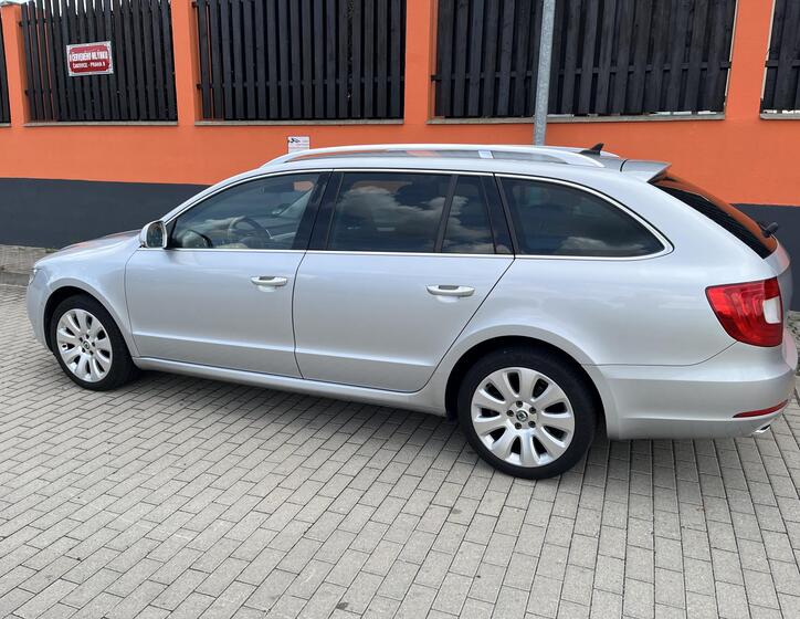 Škoda Superb 8