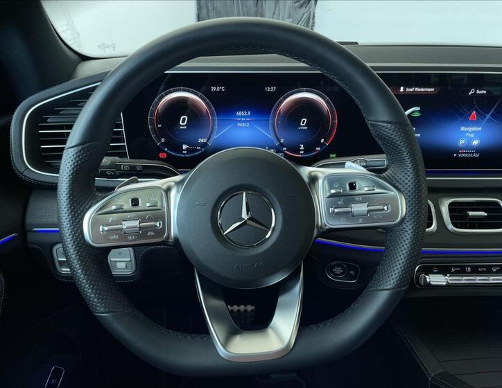 Mercedes-Benz GLS 10