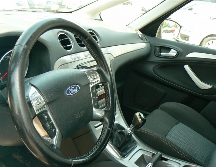 Ford S-MAX 10