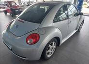 Volkswagen New Beetle 6