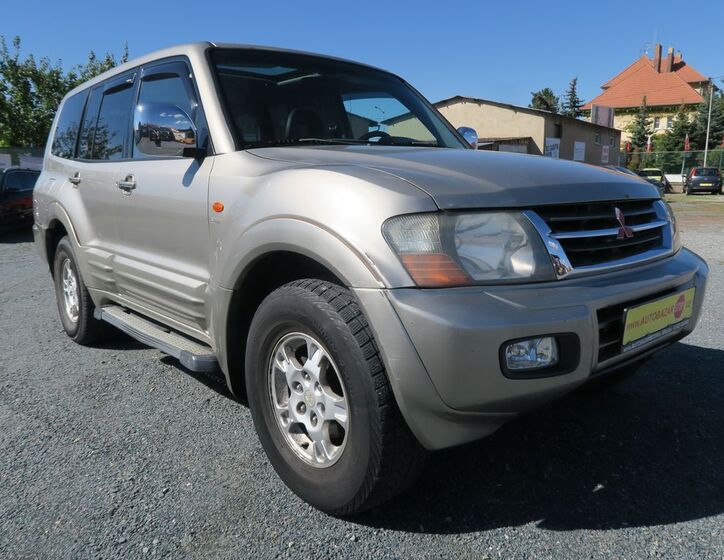 Mitsubishi Pajero 1