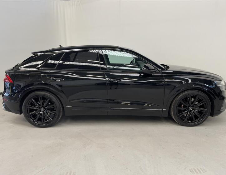 Audi SQ8 3
