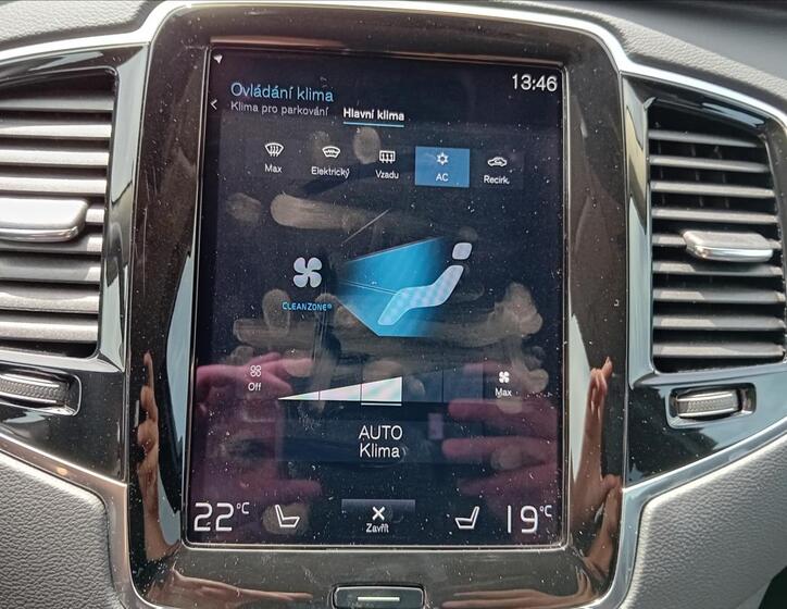 Volvo XC90 28